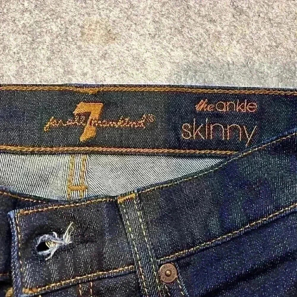 NWOT 7 for All Mankind, The Ankle Skinny. Size 27. - Picture 11 of 13